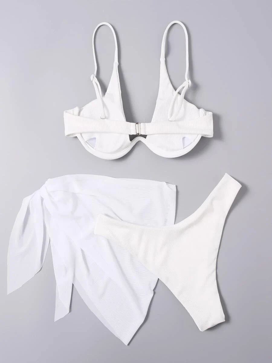 3'Lü Balenli Bikini Takımı Ve Örgü Plaj Eteği Niebbla