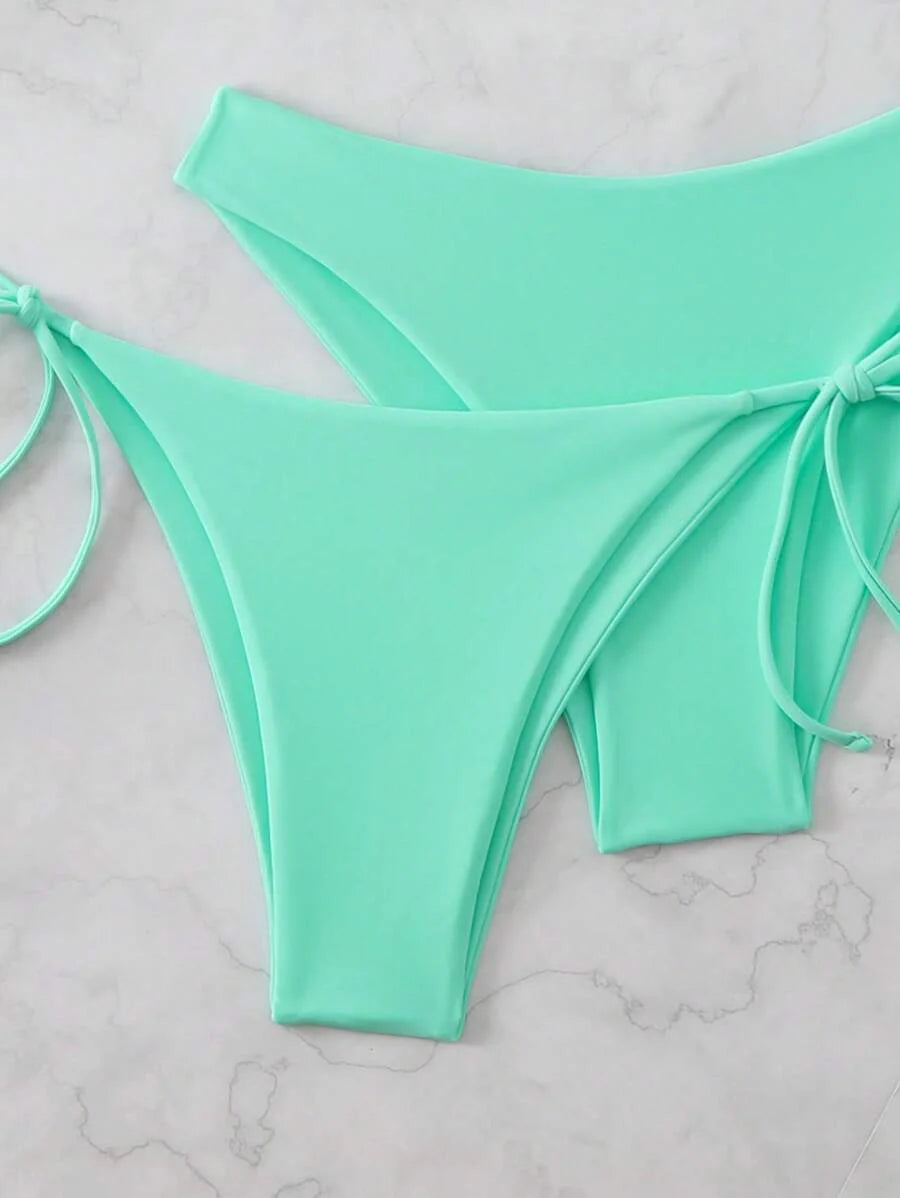 3 Parça Halter Üst + Üçgen Alt + Bağcıklı Şort Bikini Takımı Niebbla