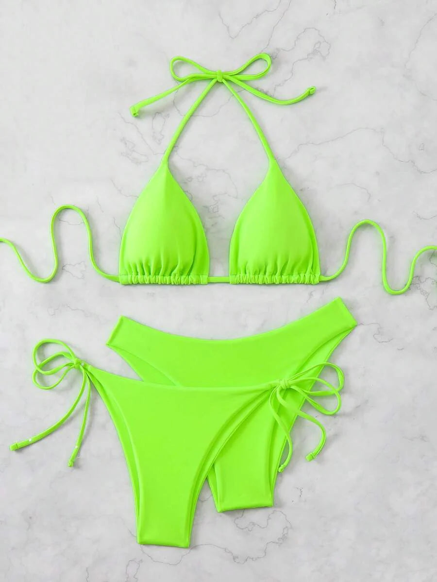 3 Parça Halter Üst + Üçgen Alt + Bağcıklı Şort Bikini Takımı Niebbla