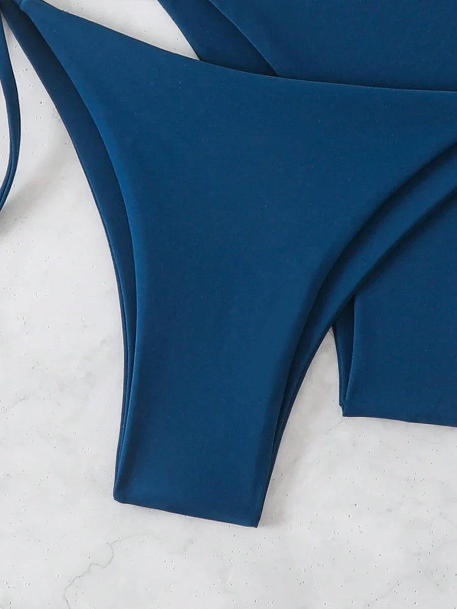 3 Parça Halter Üst + Üçgen Alt + Bağcıklı Şort Bikini Takımı Niebbla