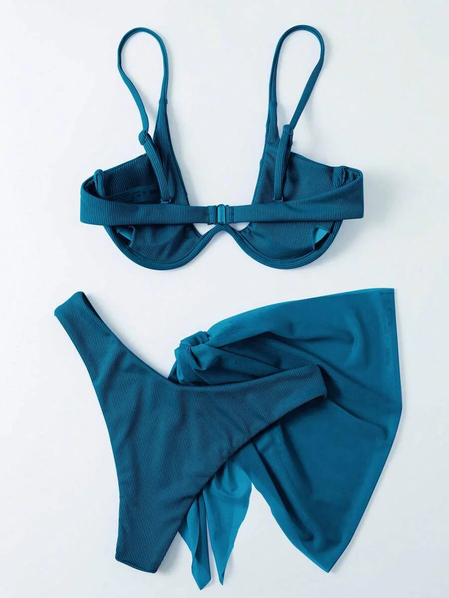 3'Lü Balenli Bikini Takımı Ve Örgü Plaj Eteği Niebbla