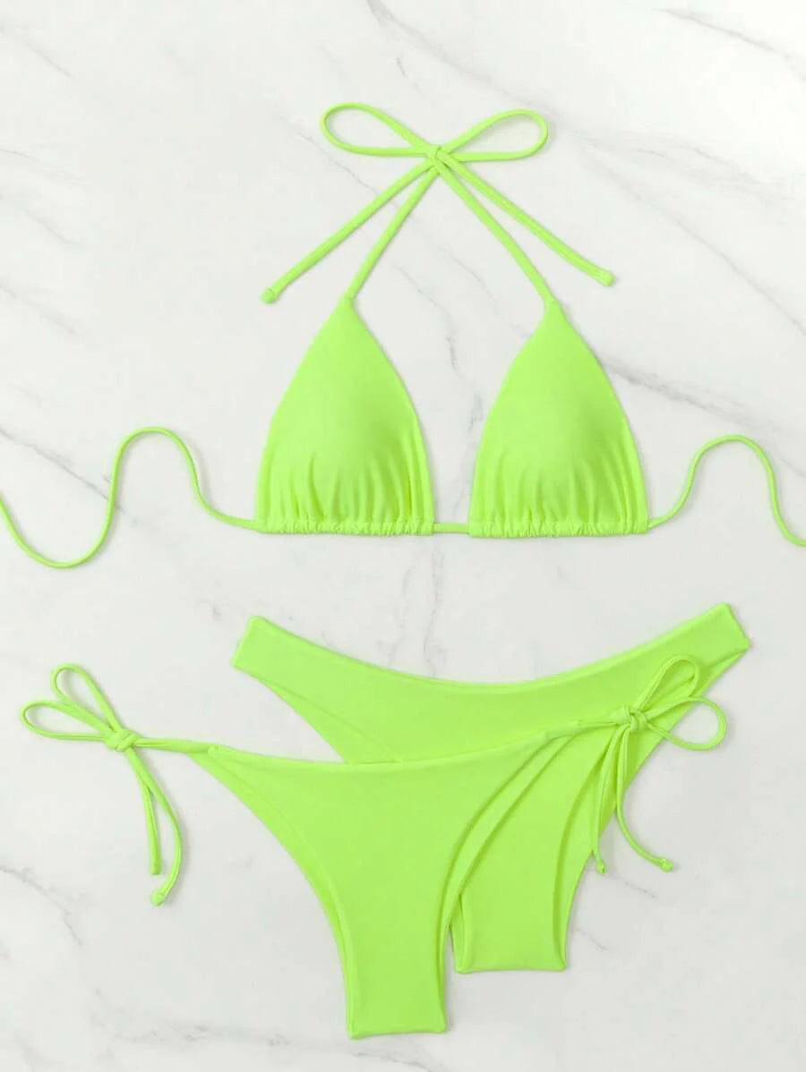 3 Parça Halter Üst + Üçgen Alt + Bağcıklı Şort Bikini Takımı Niebbla
