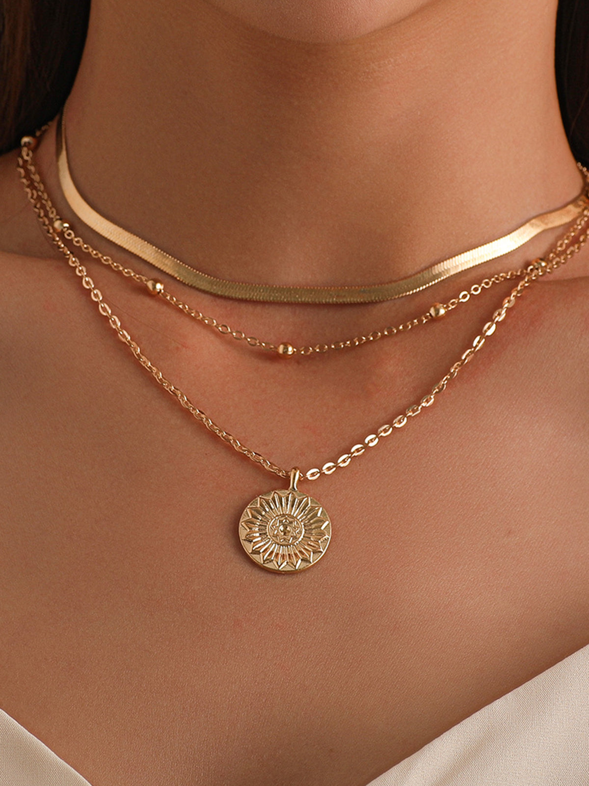 Çok Katmanlı Top Boncuklu Kolye THESVELTECHIC