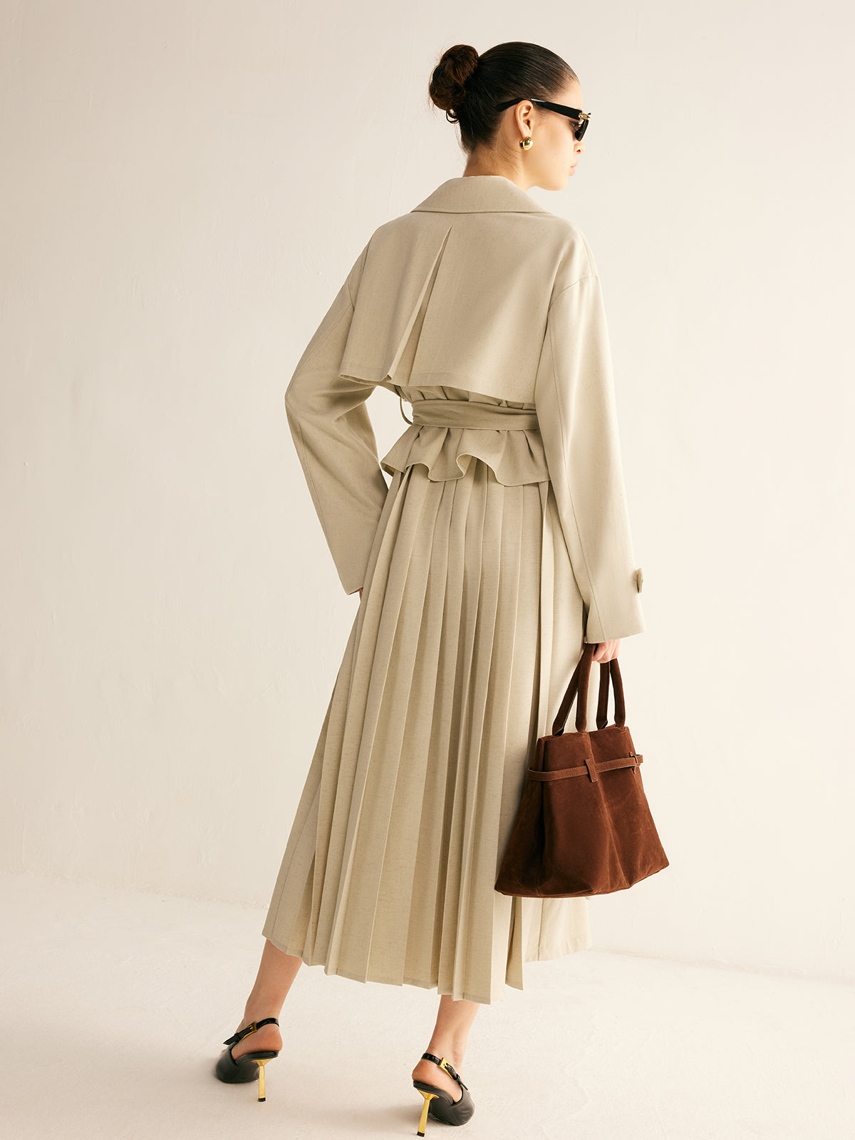 Elegant Pleated Trench Coat With Belt Quvarse