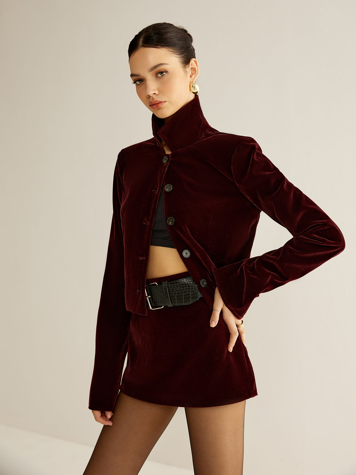 Velvet Collar Short Blazer Quvarse