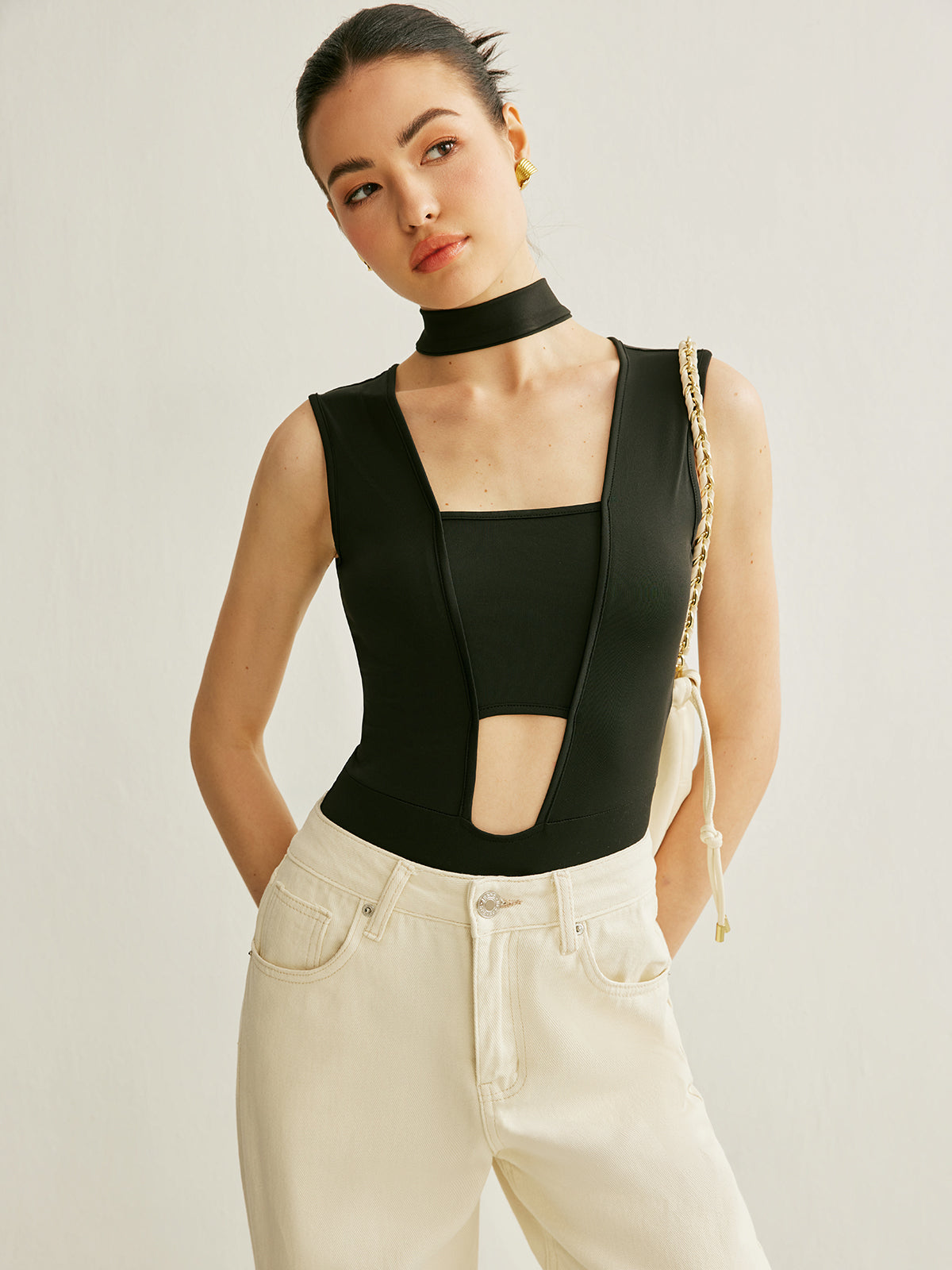 Şık Kolsuz Kesik Bodysuit Aktif Tarz için THESVELTECHIC