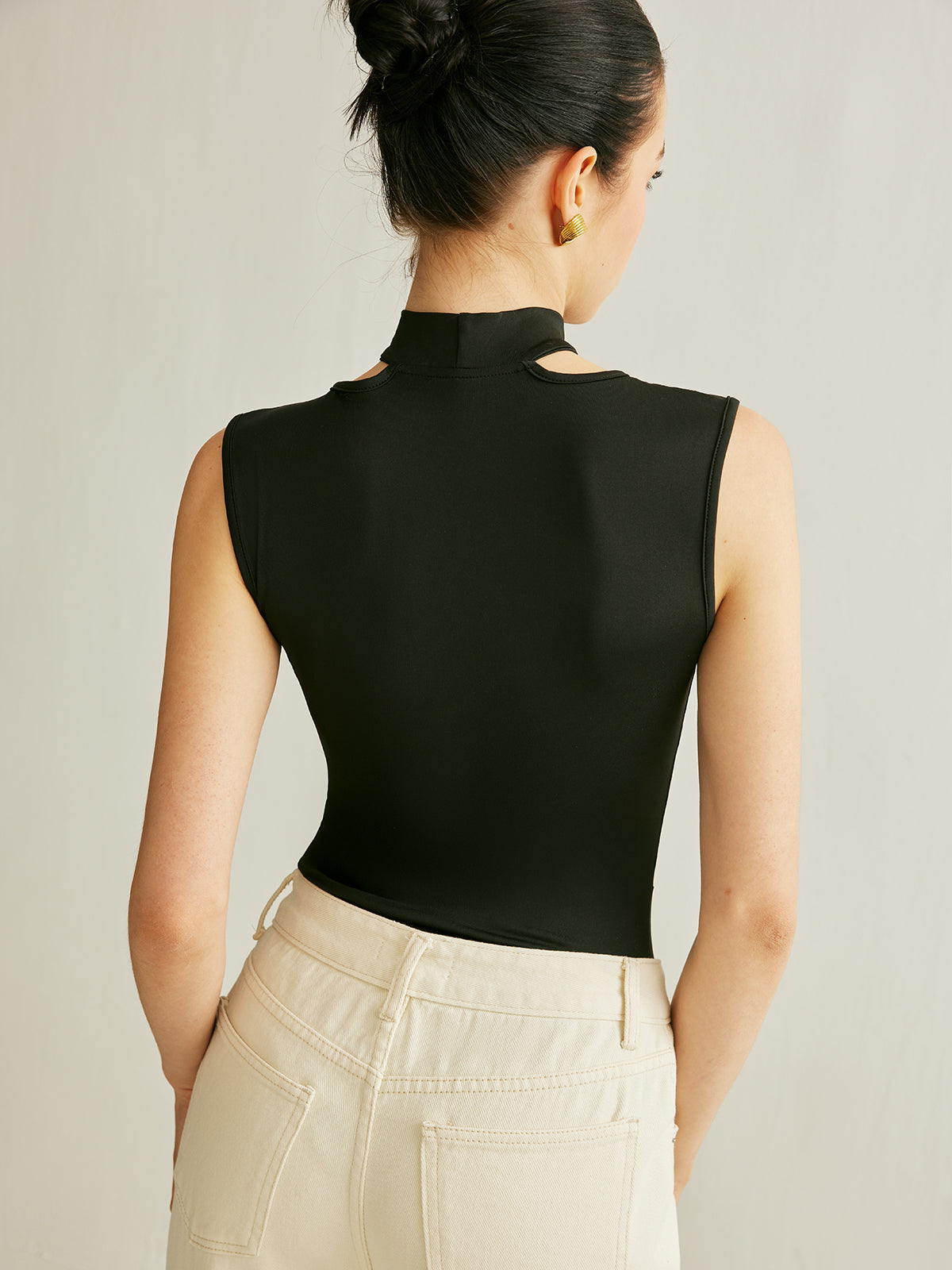 Şık Kolsuz Kesik Bodysuit Aktif Tarz için THESVELTECHIC