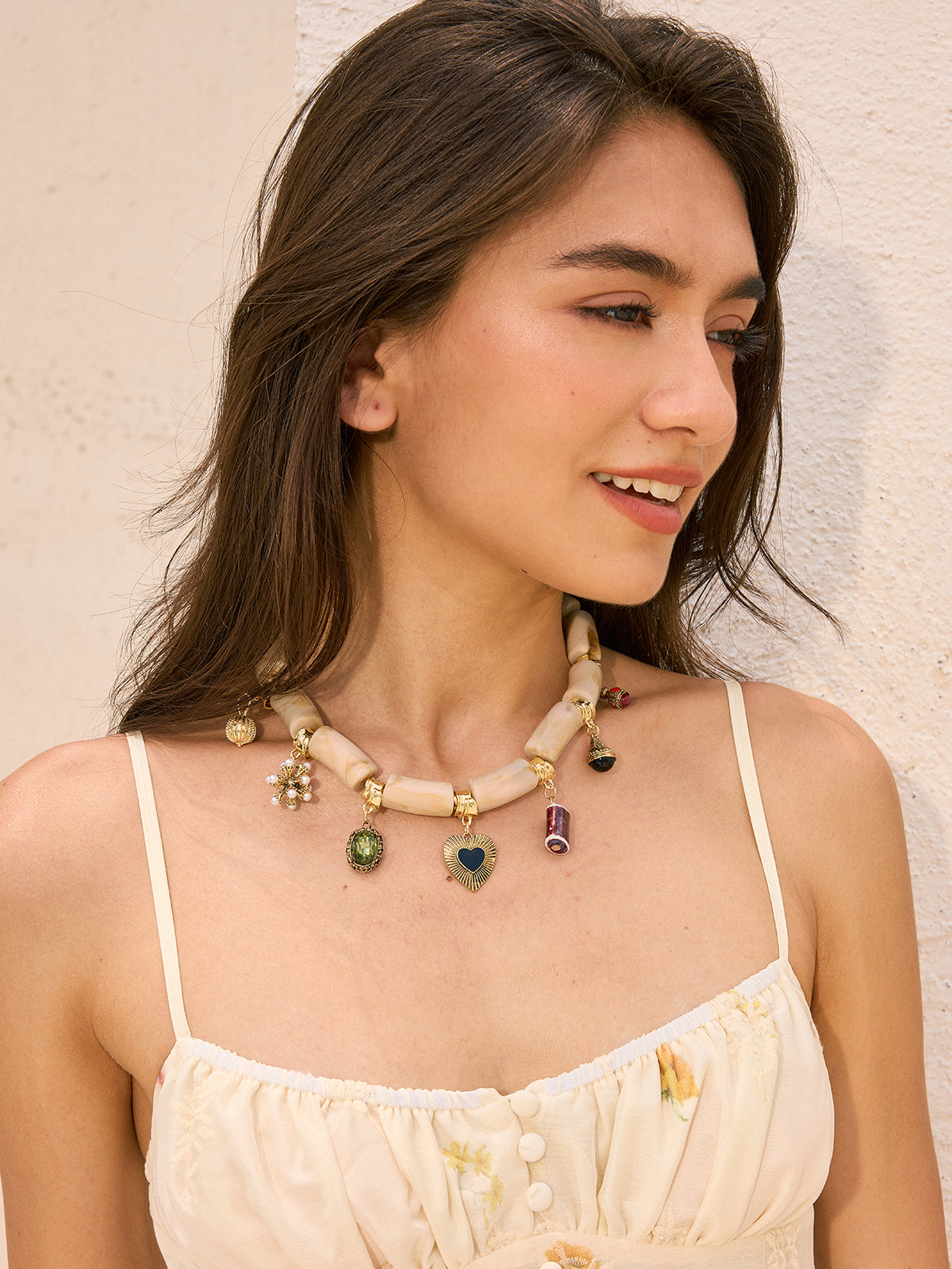 Şık Boncuk ve Yarım Kolye THESVELTECHIC