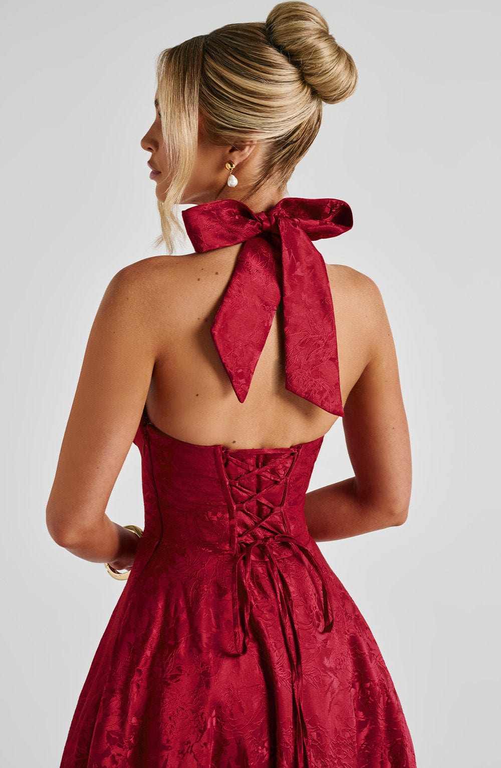 Bordo Halter Yaka Midi Elbise Niebbla