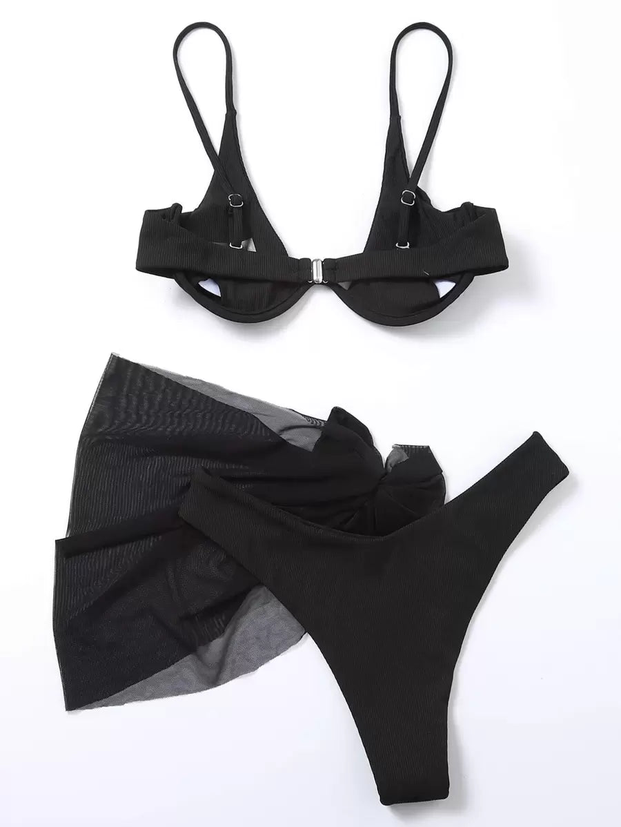 3'Lü Balenli Bikini Takımı Ve Örgü Plaj Eteği Niebbla