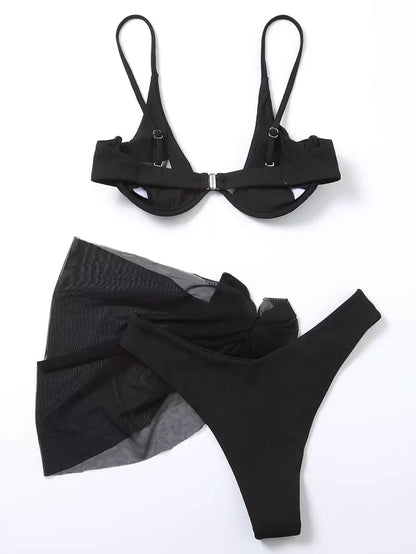 3'Lü Balenli Bikini Takımı Ve Örgü Plaj Eteği Niebbla