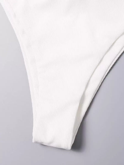 3'Lü Balenli Bikini Takımı Ve Örgü Plaj Eteği Niebbla