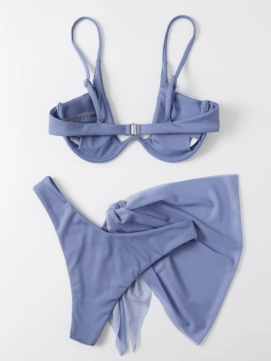 3'Lü Balenli Bikini Takımı Ve Örgü Plaj Eteği Niebbla
