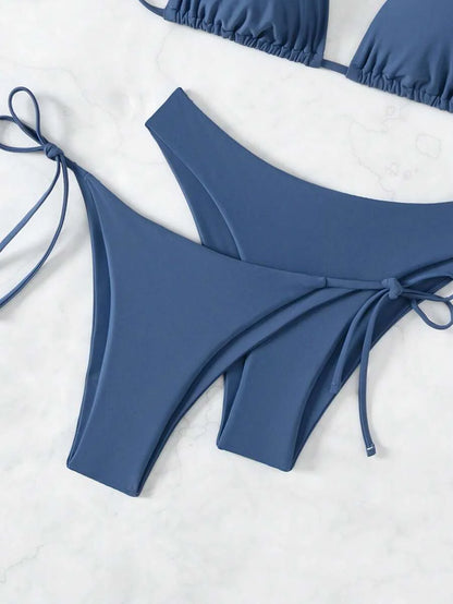 3 Parça Halter Üst + Üçgen Alt + Bağcıklı Şort Bikini Takımı Niebbla