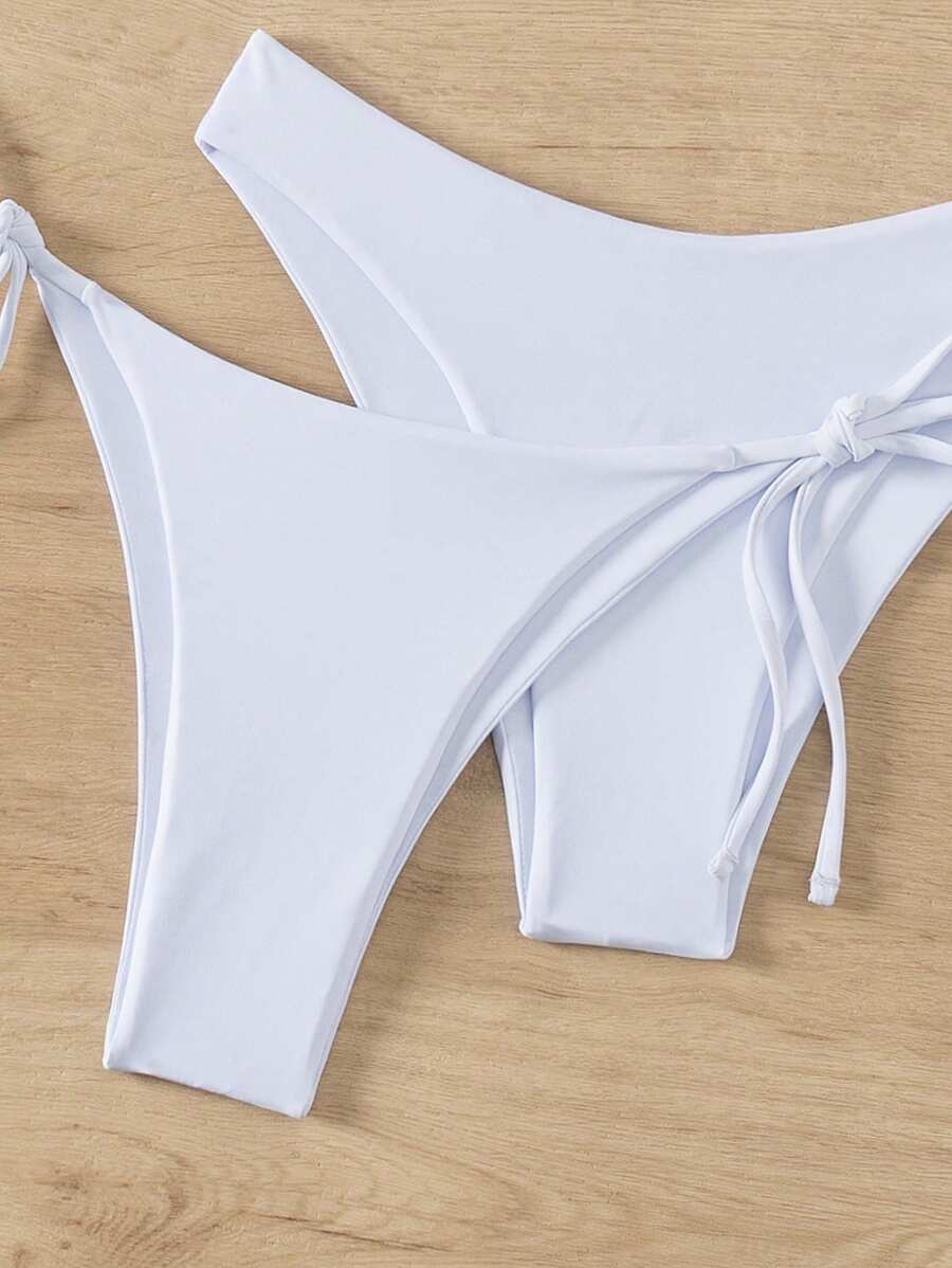 3 Parça Halter Üst + Üçgen Alt + Bağcıklı Şort Bikini Takımı Niebbla