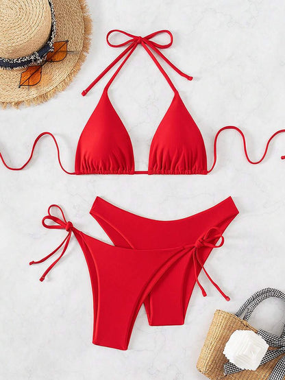 3 Parça Halter Üst + Üçgen Alt + Bağcıklı Şort Bikini Takımı Niebbla