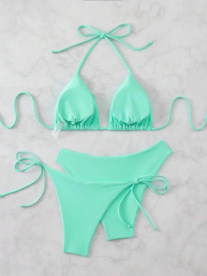 3 Parça Halter Üst + Üçgen Alt + Bağcıklı Şort Bikini Takımı Niebbla