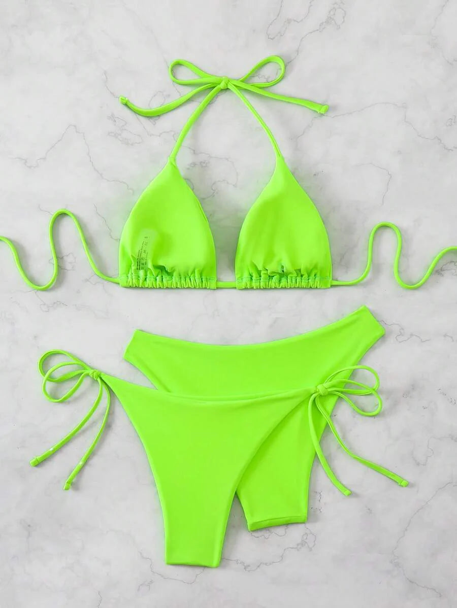 3 Parça Halter Üst + Üçgen Alt + Bağcıklı Şort Bikini Takımı Niebbla
