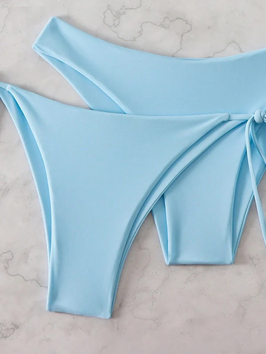 3 Parça Halter Üst + Üçgen Alt + Bağcıklı Şort Bikini Takımı Niebbla