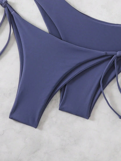 3 Parça Halter Üst + Üçgen Alt + Bağcıklı Şort Bikini Takımı Niebbla