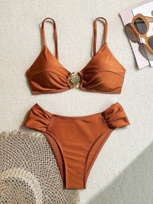 Metal Aksesuarlı Yüksek Kesim Askılı Bikini Takımı Niebbla
