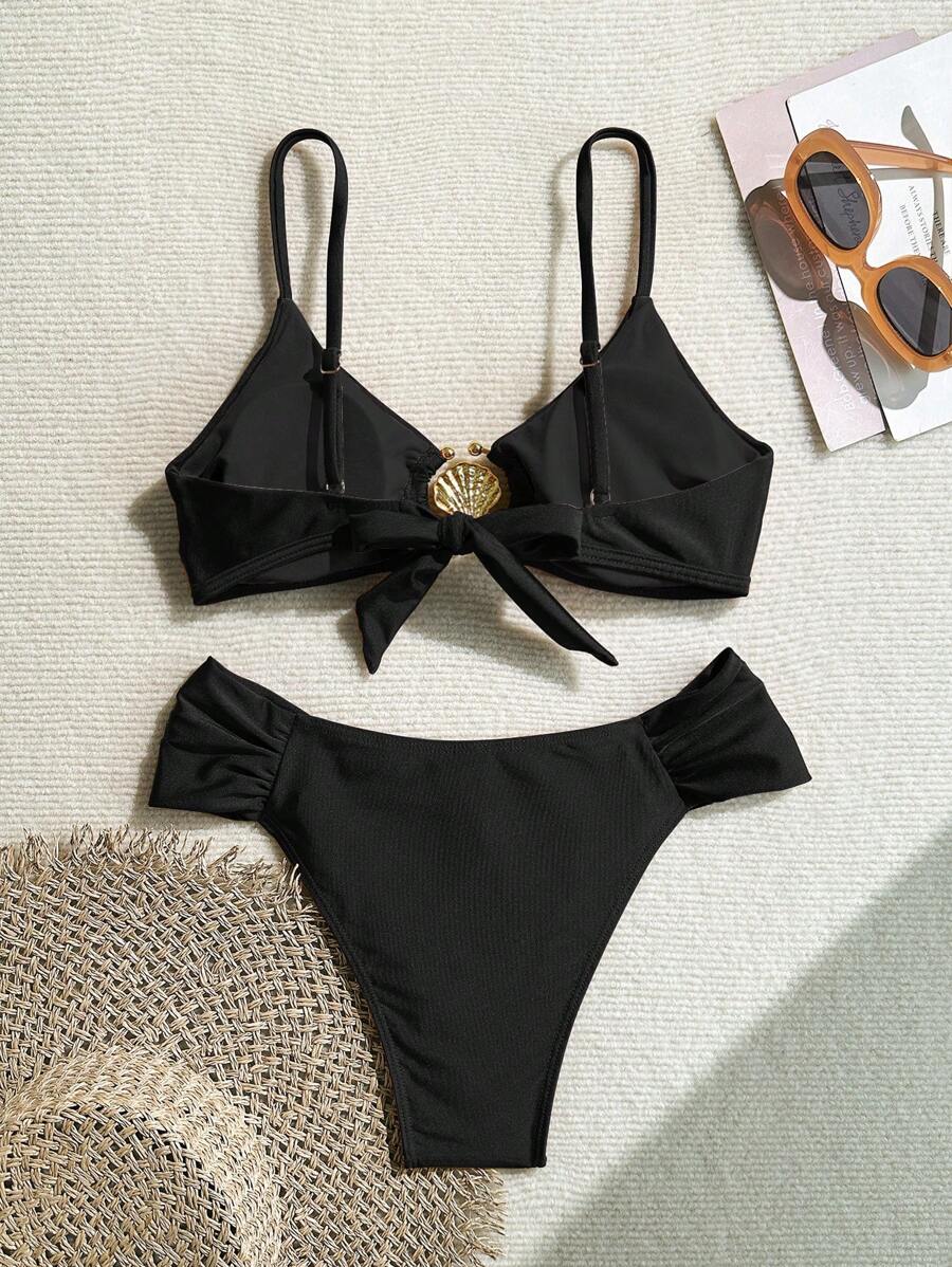 Metal Aksesuarlı Yüksek Kesim Askılı Bikini Takımı Niebbla