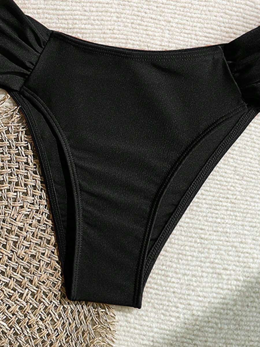 Metal Aksesuarlı Yüksek Kesim Askılı Bikini Takımı Niebbla