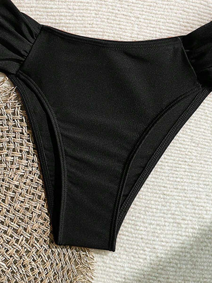 Metal Aksesuarlı Yüksek Kesim Askılı Bikini Takımı Niebbla