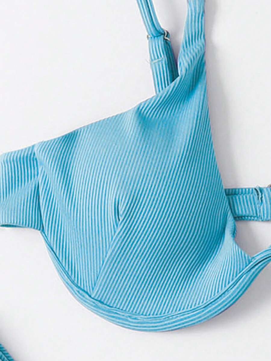 3'Lü Balenli Bikini Takımı Ve Örgü Plaj Eteği Niebbla