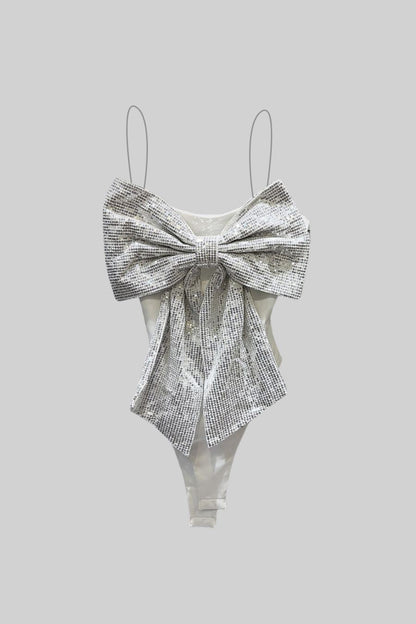 Önü Büyük Pullu Fiyonklu Bodysuit Siaora