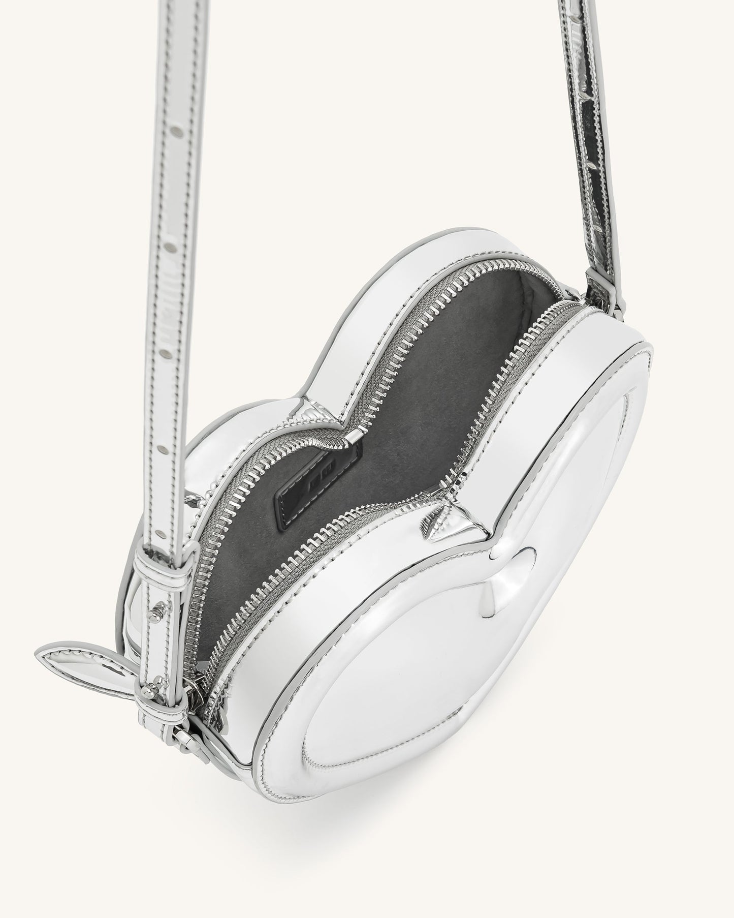 Arlene Kalp Şeklinde Çanta Gümüş Niebbla