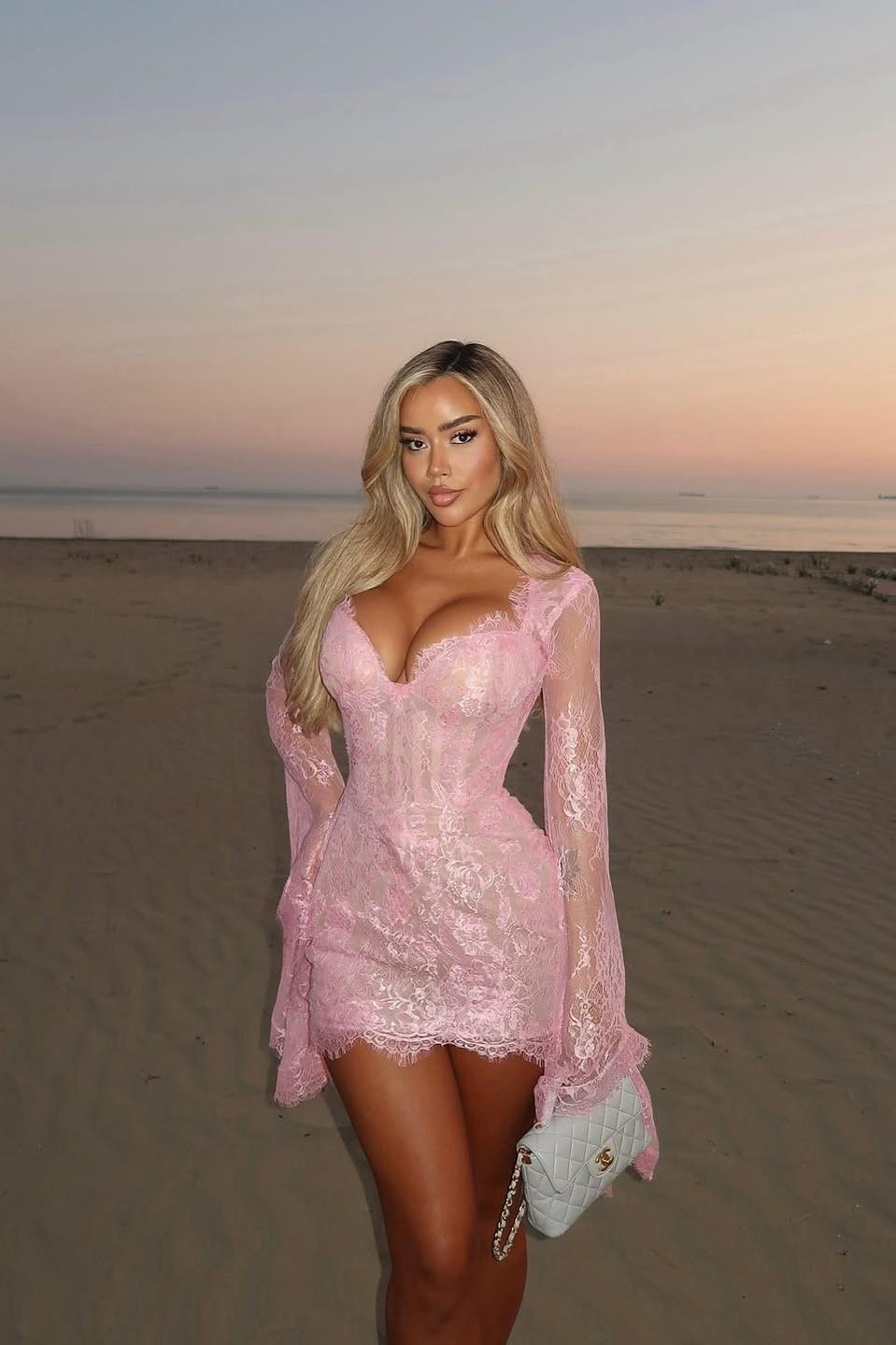 Allık Fısıltıları Dantel Çan Kollu Mini Elbise Niebbla