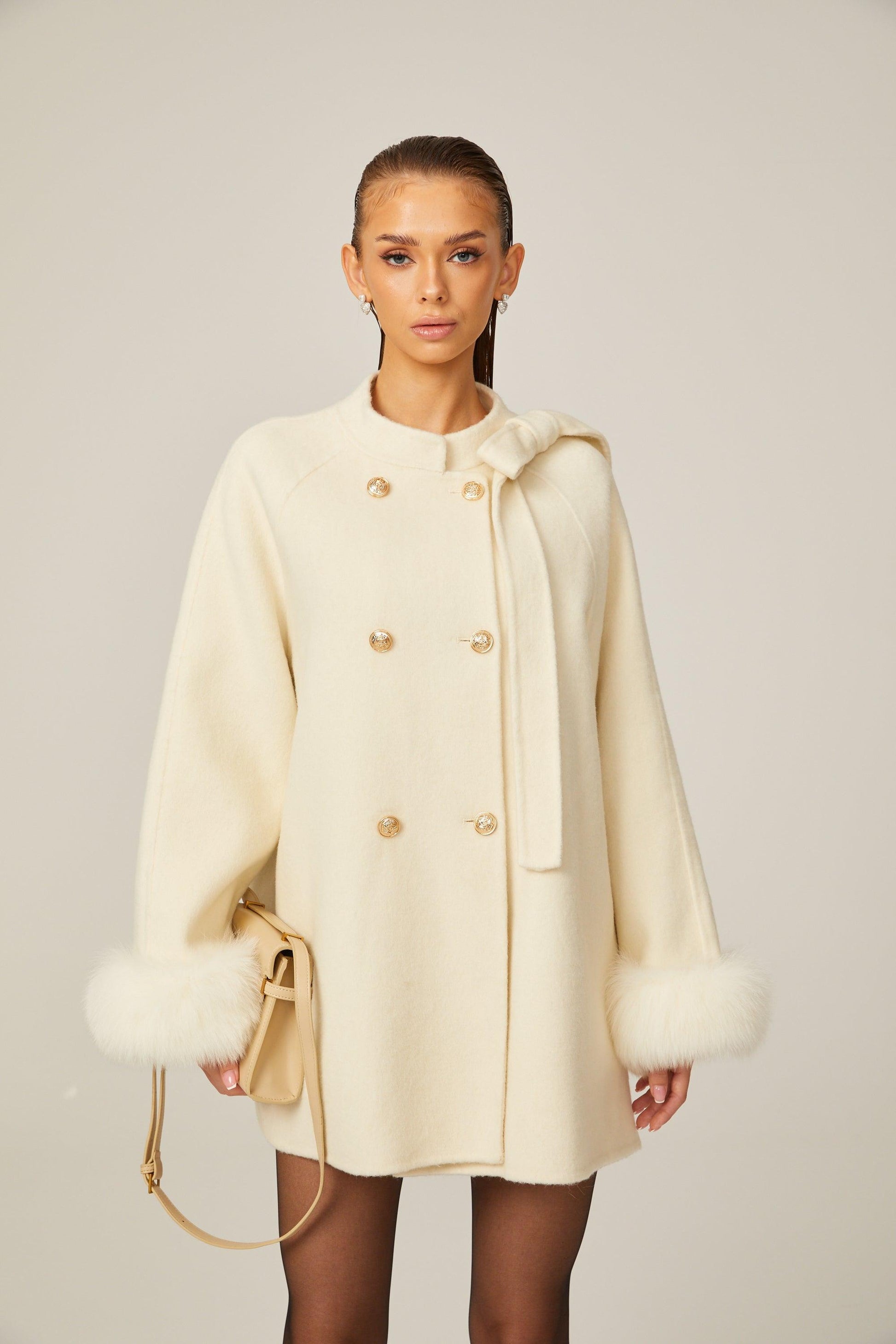 Elegant Charm Kürk Detaylı Krem Kaban Siaora