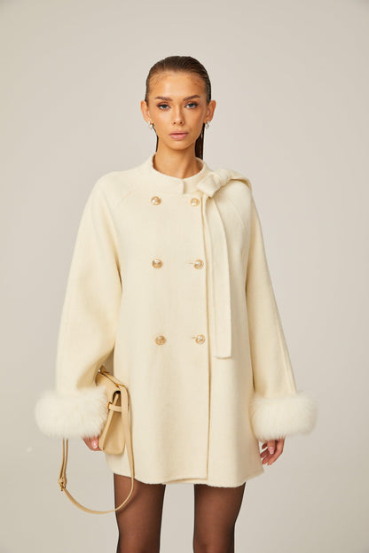 Elegant Charm Kürk Detaylı Krem Kaban Siaora