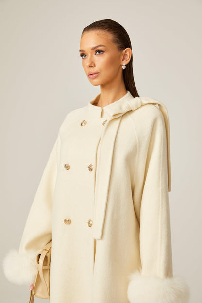 Elegant Charm Kürk Detaylı Krem Kaban Siaora