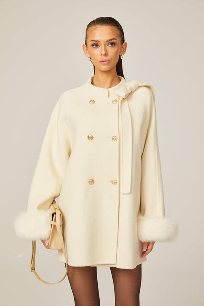 Elegant Charm Kürk Detaylı Krem Kaban Siaora