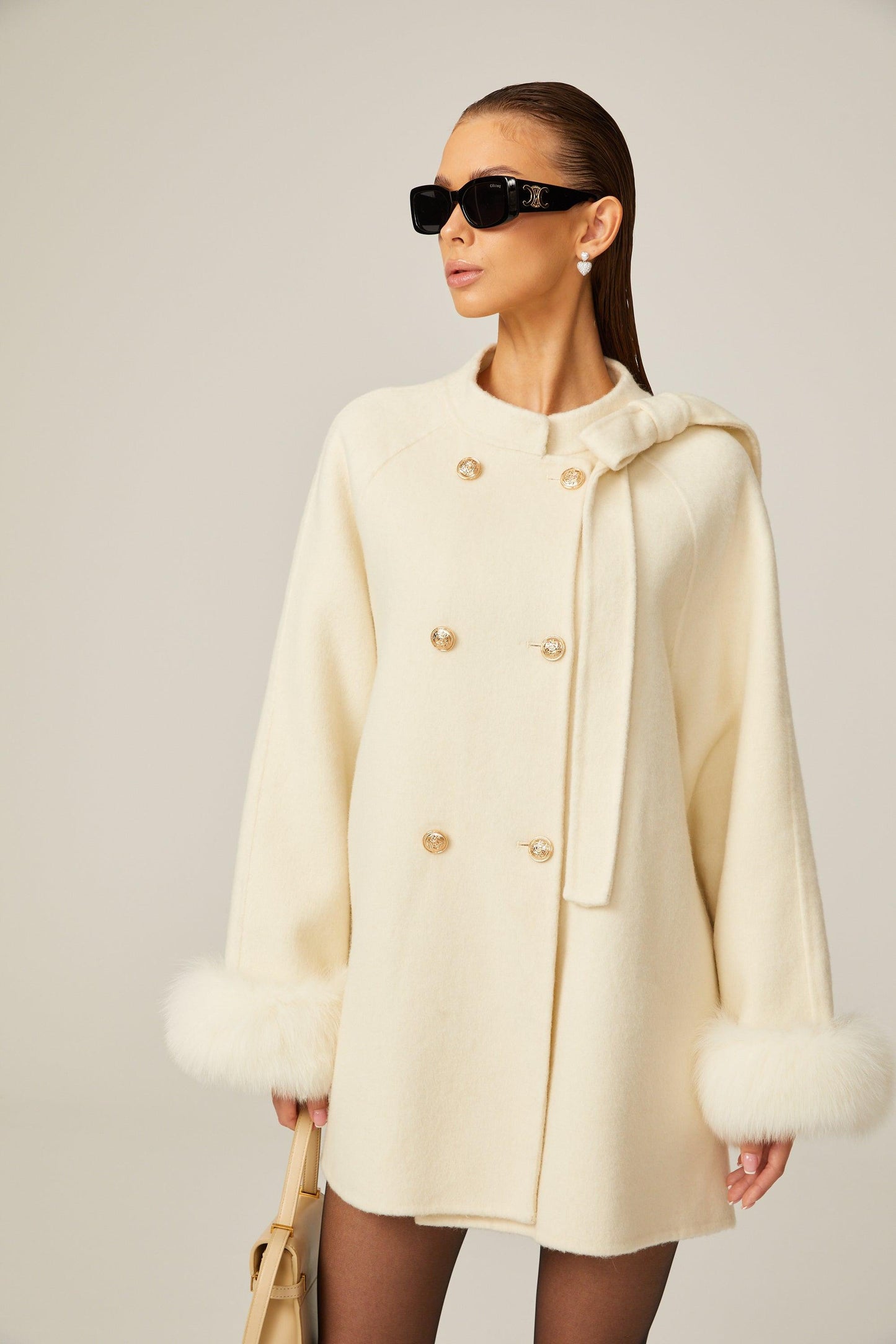Elegant Charm Kürk Detaylı Krem Kaban Siaora