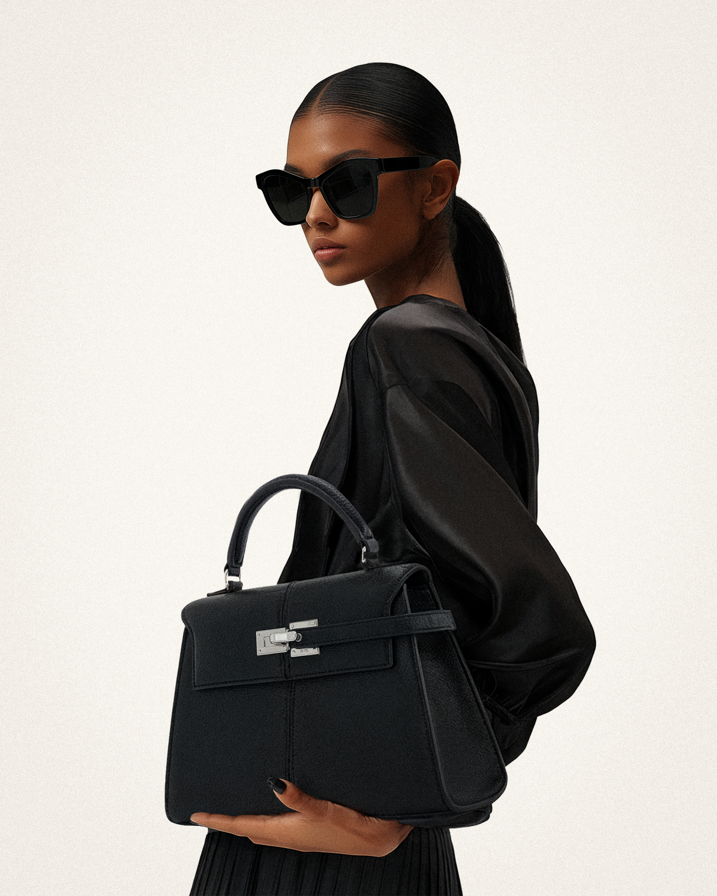 Elise Büyük Üst Saplı Çanta Siyah Niebbla