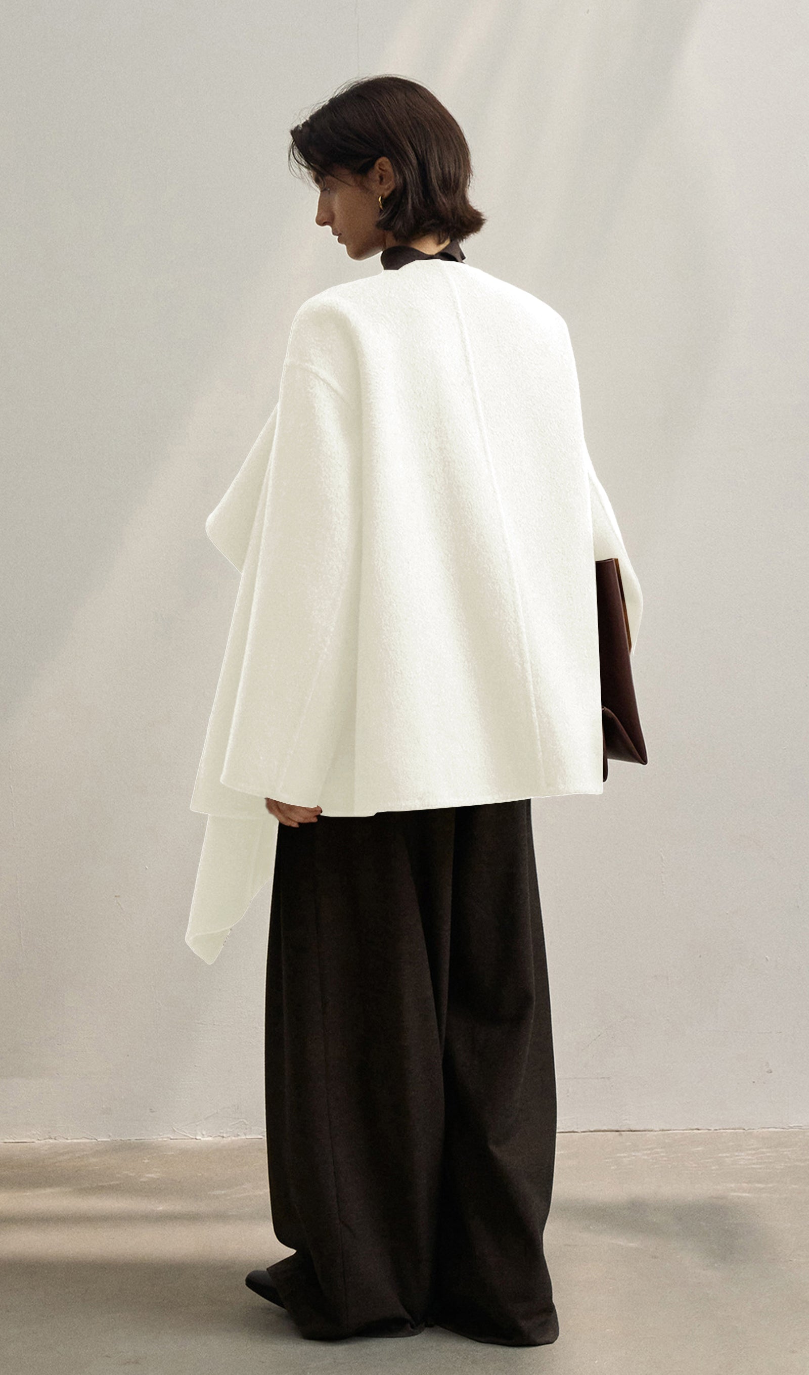 Asimetrik Kesim Beyaz Oversize Blazer Ceket Niebbla