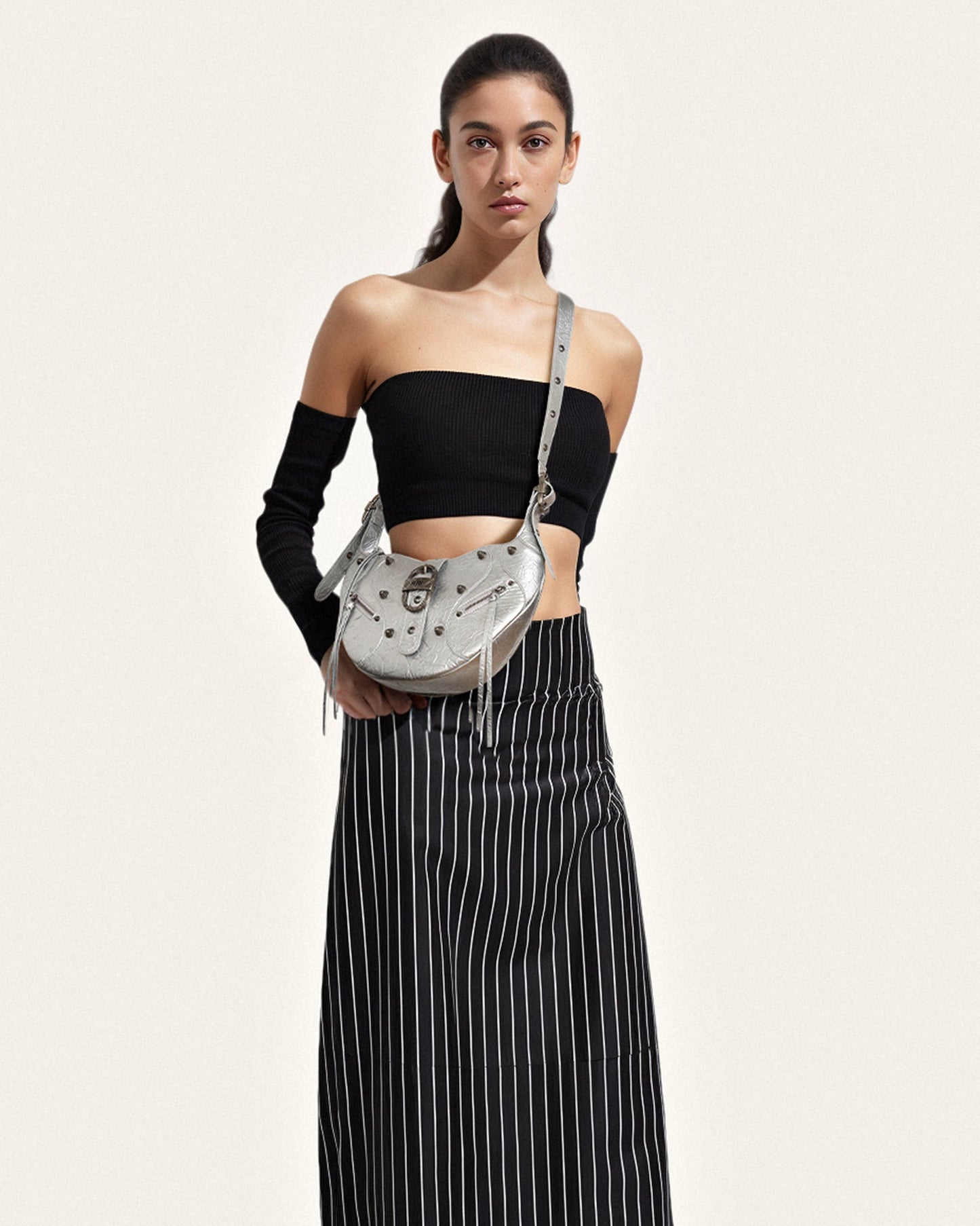 Tessa Metalik Pileli Omuz Çantası Gümüş Niebbla