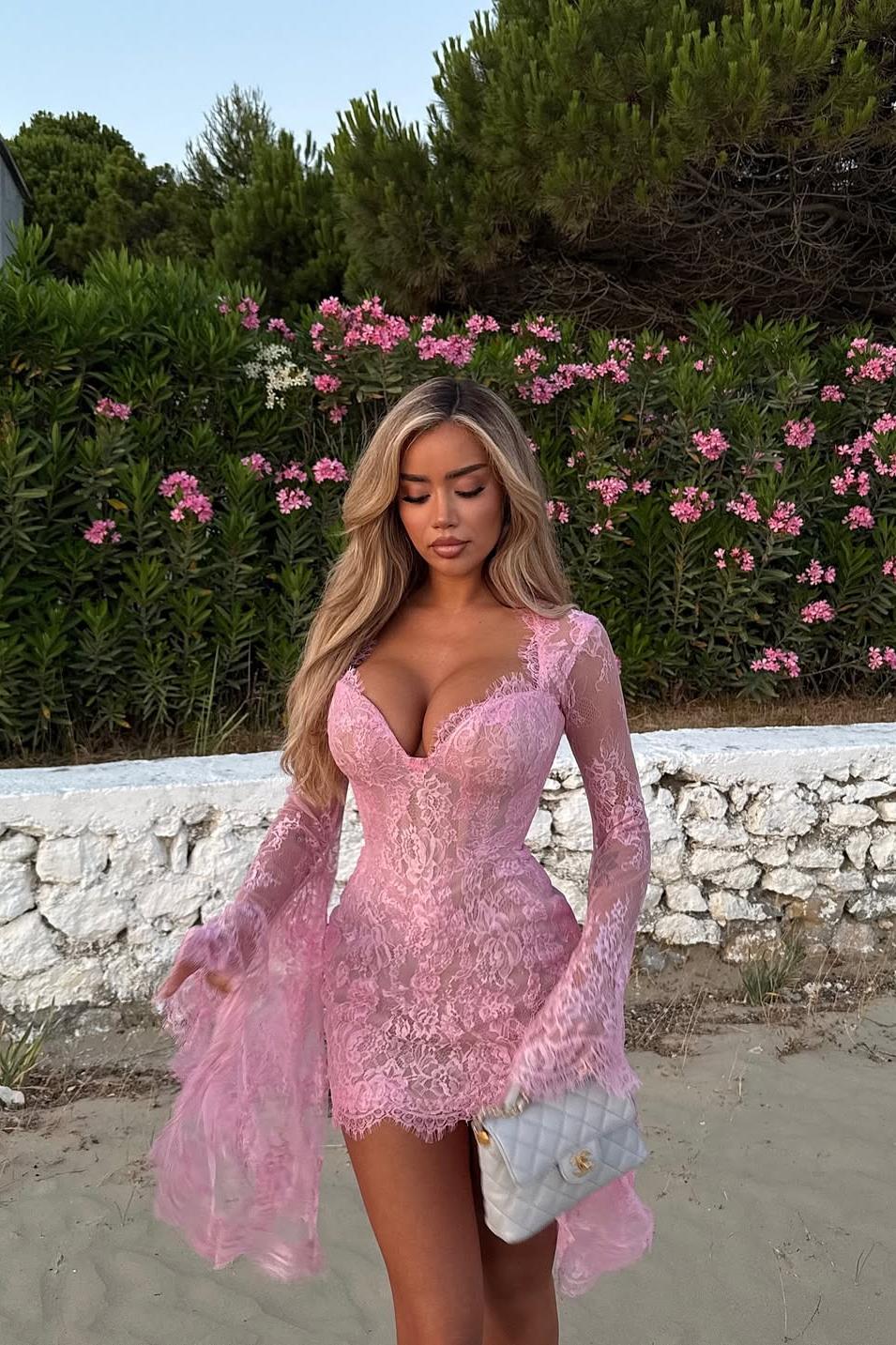 Allık Fısıltıları Dantel Çan Kollu Mini Elbise Niebbla