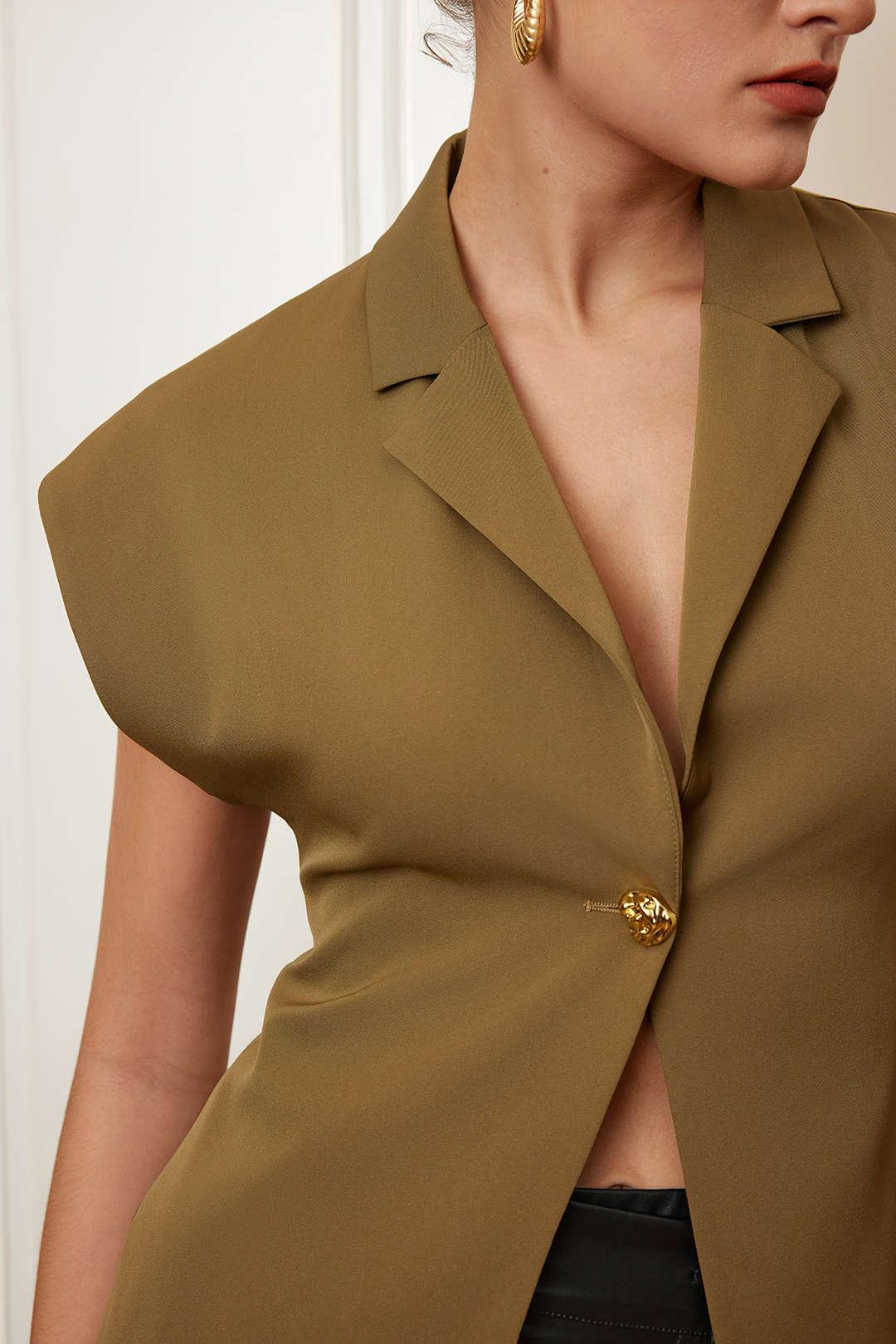 Olive Grace Sleeveless Blazer Siaora