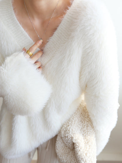Oversized Fuzzy V Yaka Kazak Siaora