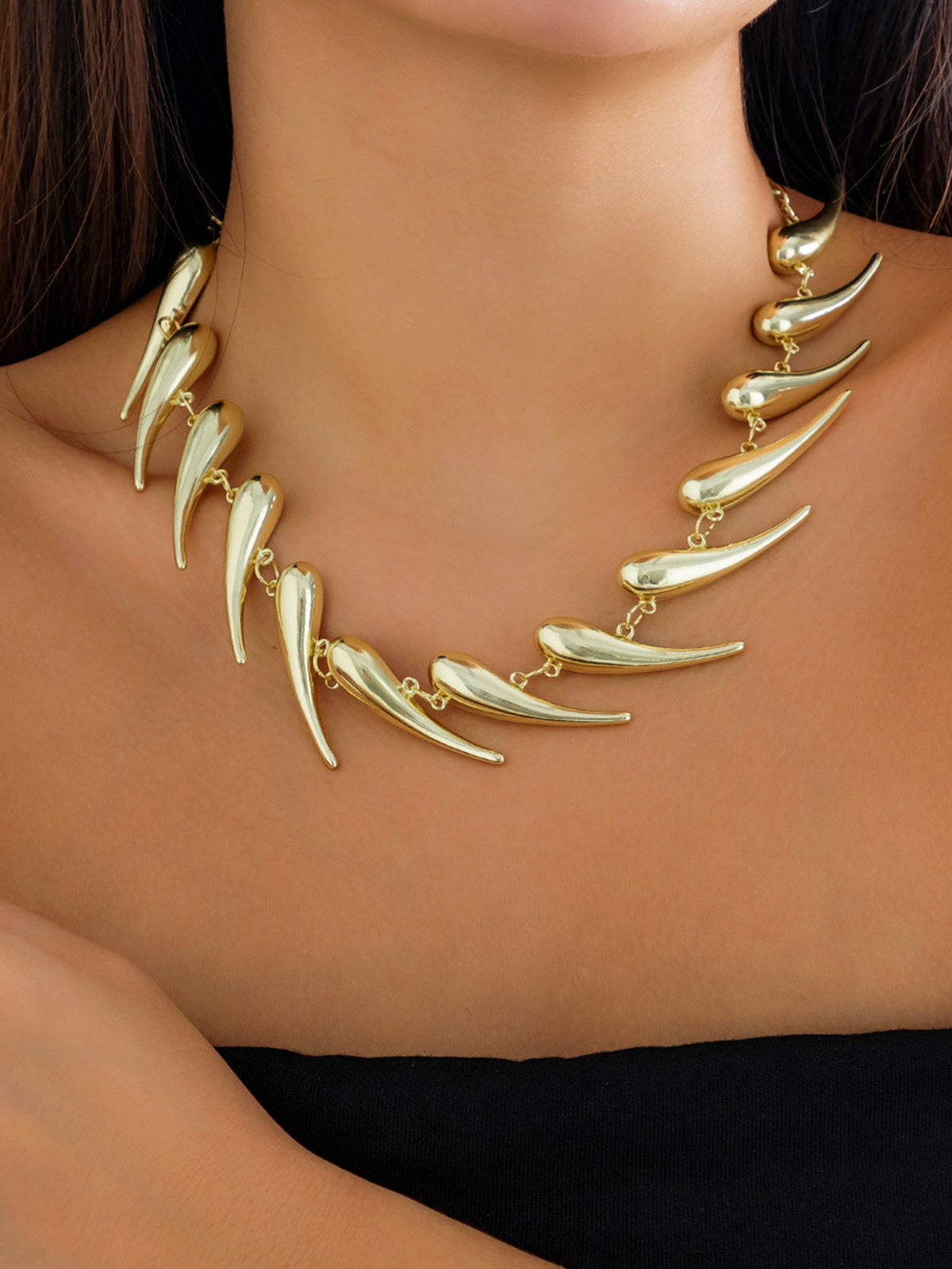 Geometrik Su Damlası Kolye THESVELTECHIC