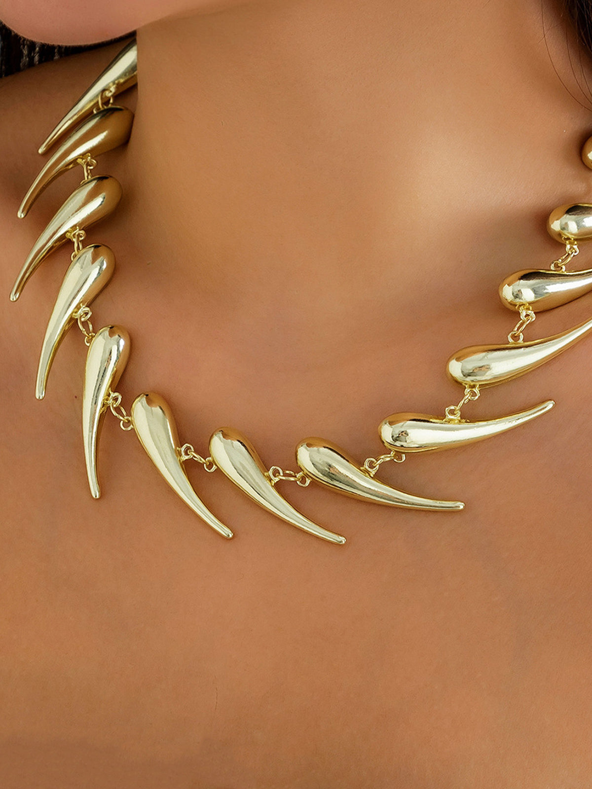 Geometrik Su Damlası Kolye THESVELTECHIC