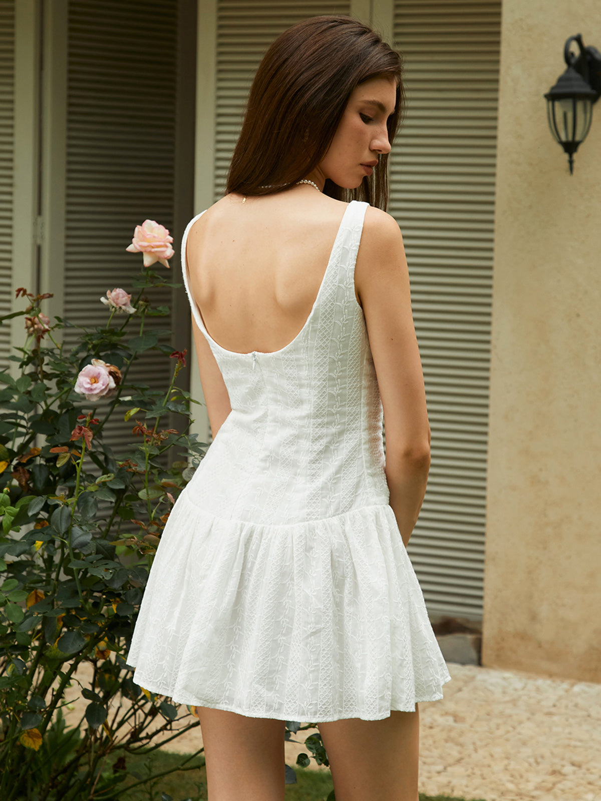 Pamuklu Arka Açık Düğmeli Kısa Elbise Quvarse