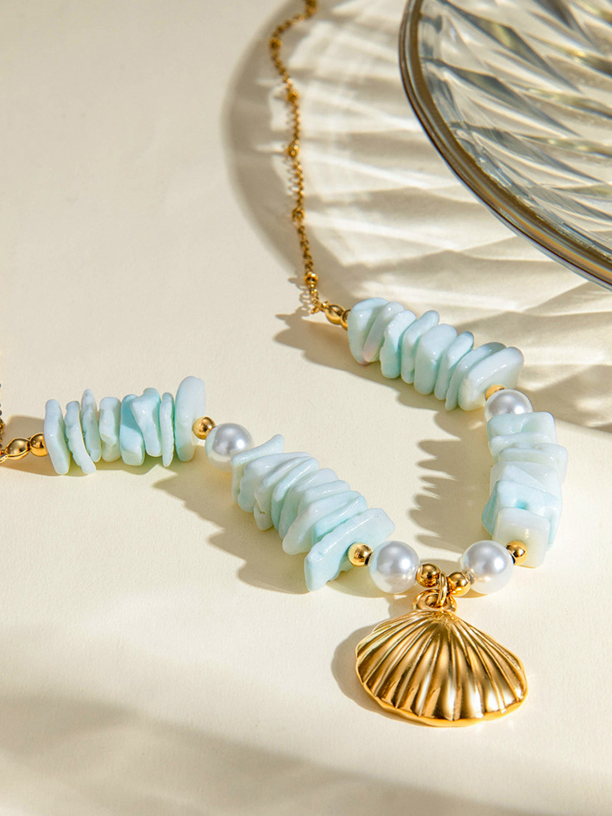 Mint Yeşili İnci Kabuklu Kolye THESVELTECHIC