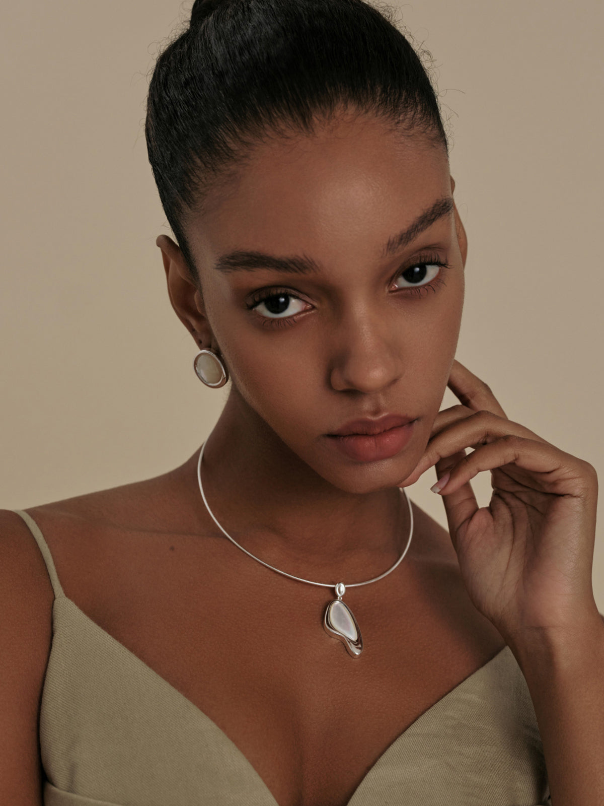 Işıltılı İnci Kolye Kolye THESVELTECHIC