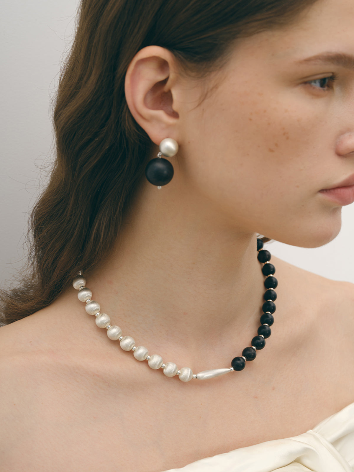 İki Tonlu Sandal Ağacı Kolye THESVELTECHIC