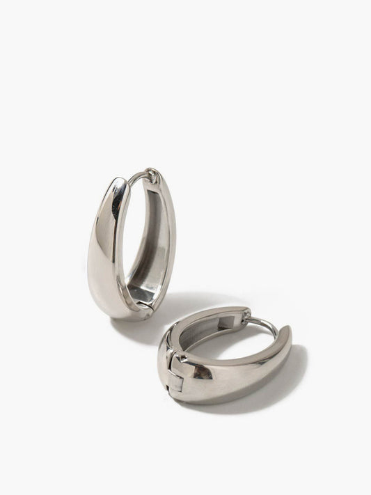Minimalist Huggie Halka Küpeler THESVELTECHIC